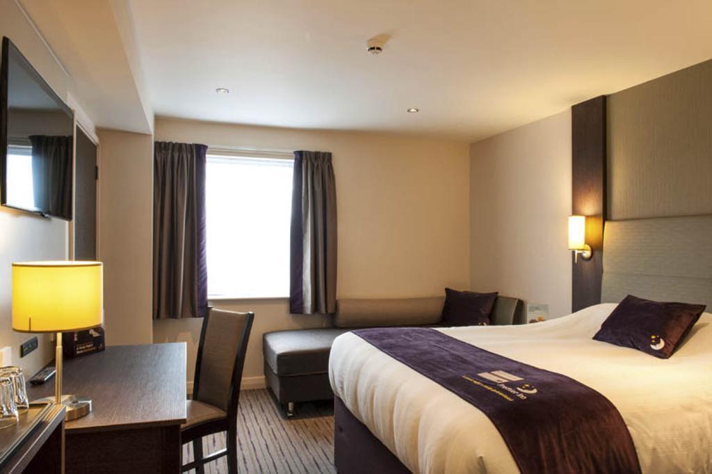 Premier Inn Chester Central - North Extérieur photo