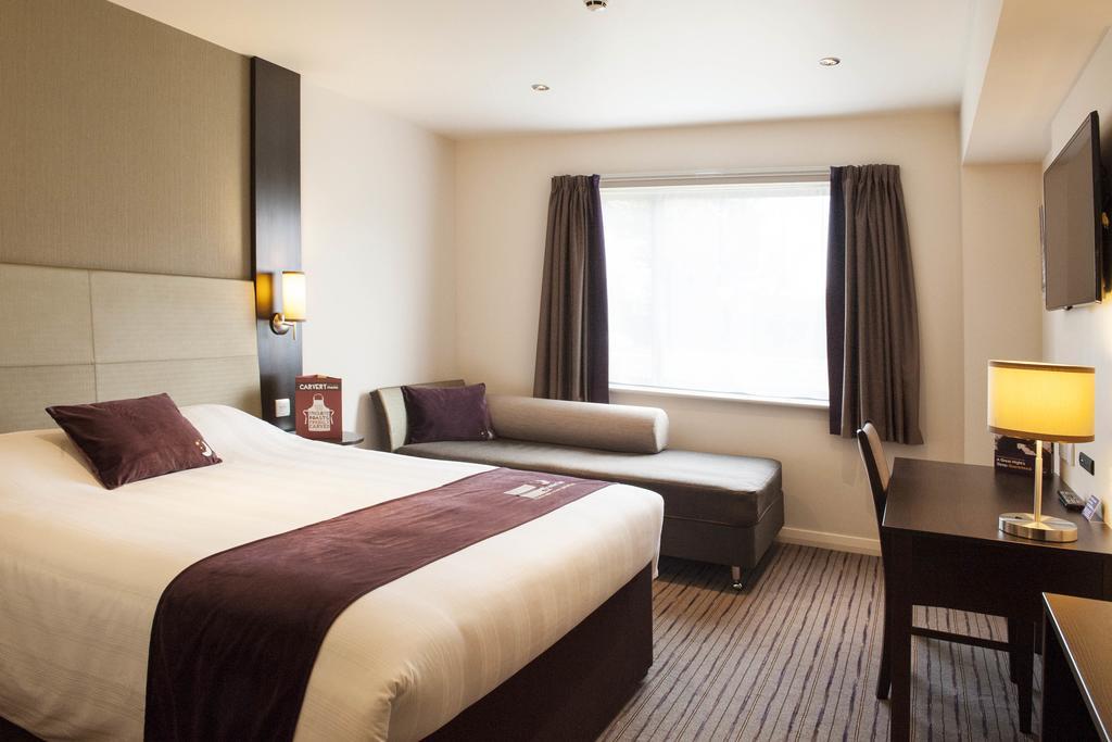 Premier Inn Chester Central - North Extérieur photo