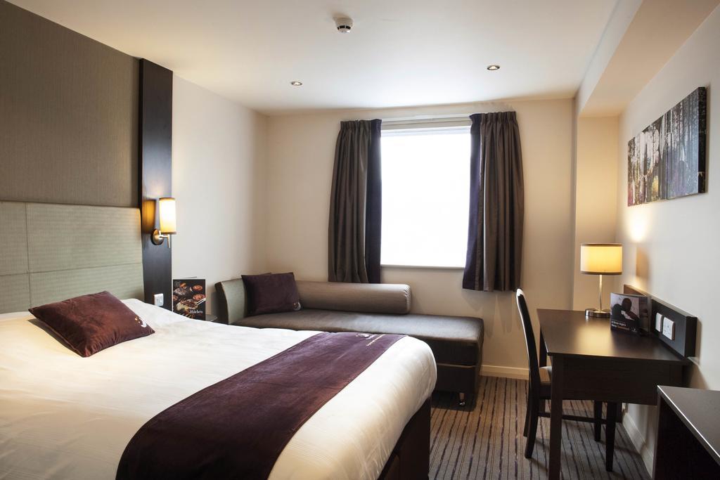 Premier Inn Chester Central - North Extérieur photo